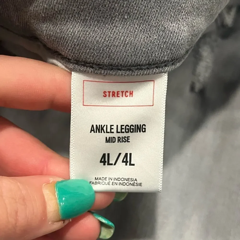 Express Ankle Legging Jeans Mid-Rise Distressed Stretch Denim Raw Hem Grey 4L